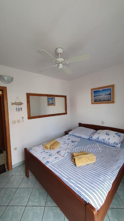 Apartments Ok Lopar Exterior photo
